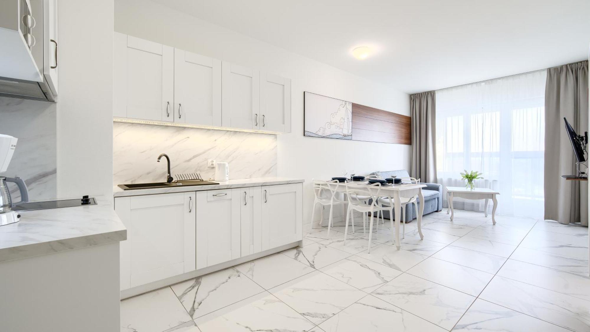 Sun & Snow Aquamarina Onyx Apartment *